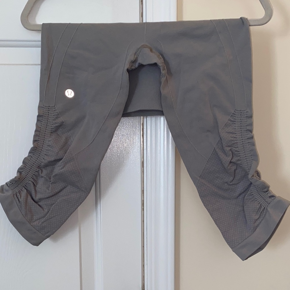 lululemon athletica  Charcoal  crop Leggings